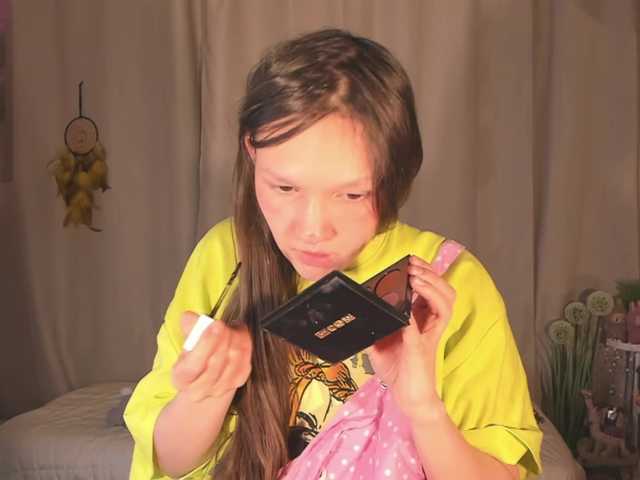 Cute-Lolly's BongaCams show and profile