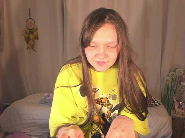 Cute-Lolly's BongaCams show and profile