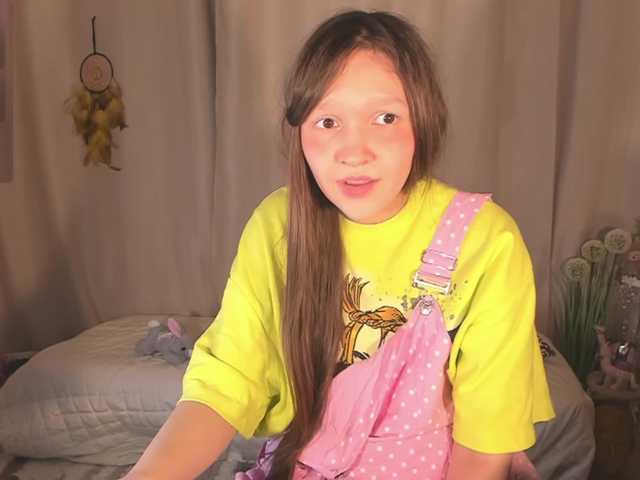 Cute-Lolly's BongaCams show and profile