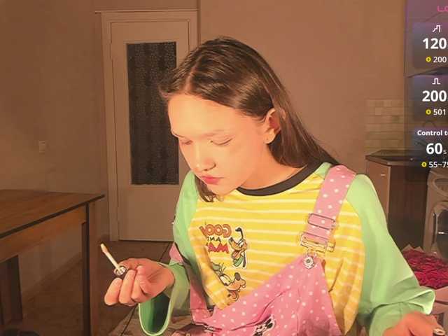 Cute-Lolly's BongaCams show and profile