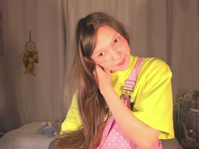 Cute-Lolly's BongaCams show and profile