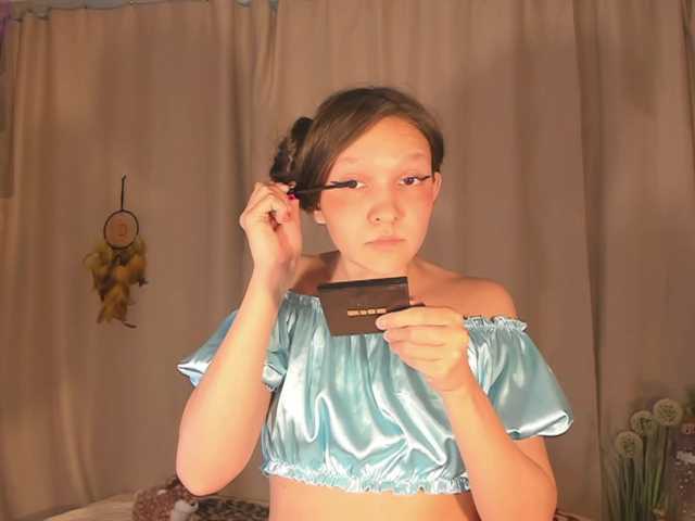 Cute-Lolly's BongaCams show and profile