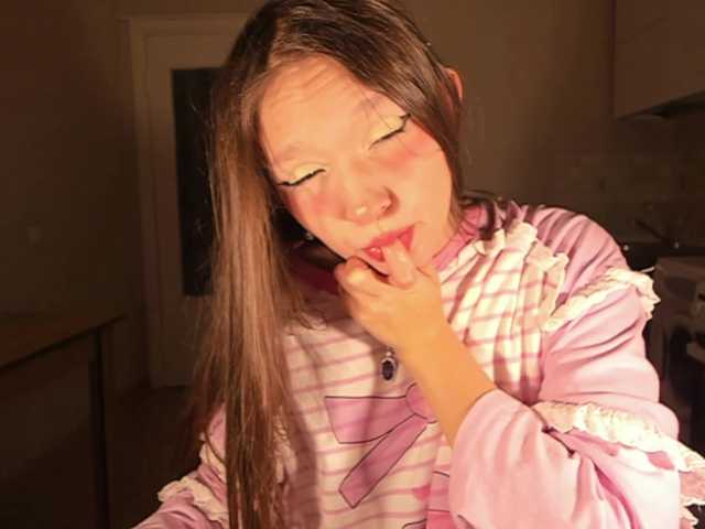 Cute-Lolly's BongaCams show and profile