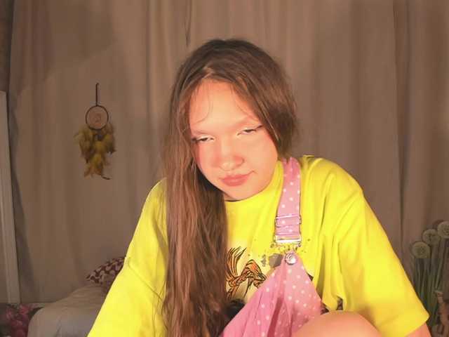 Cute-Lolly's BongaCams show and profile