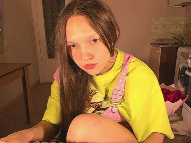 Cute-Lolly from BongaCams