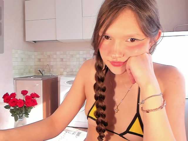 Cute-Lolly's BongaCams show and profile