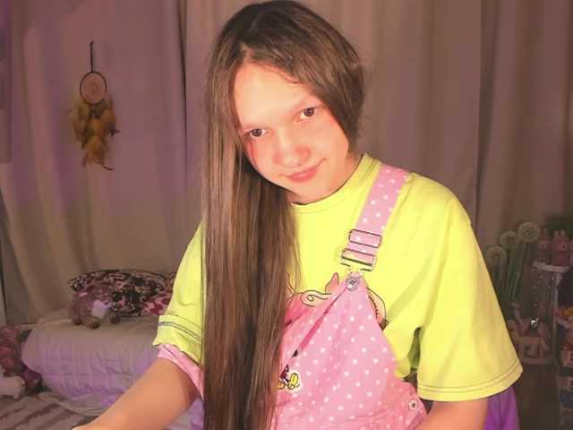 Cute-Lolly's BongaCams show and profile