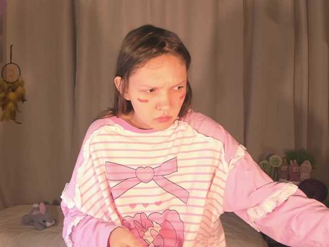 Cute-Lolly's BongaCams show and profile