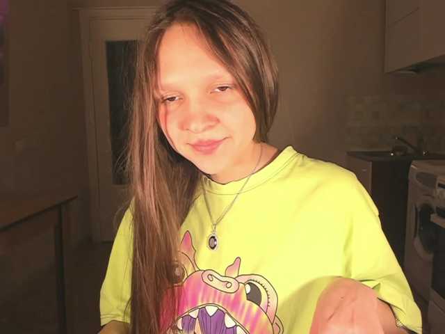 Cute-Lolly's BongaCams show and profile