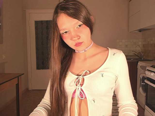 Cute-Lolly from BongaCams