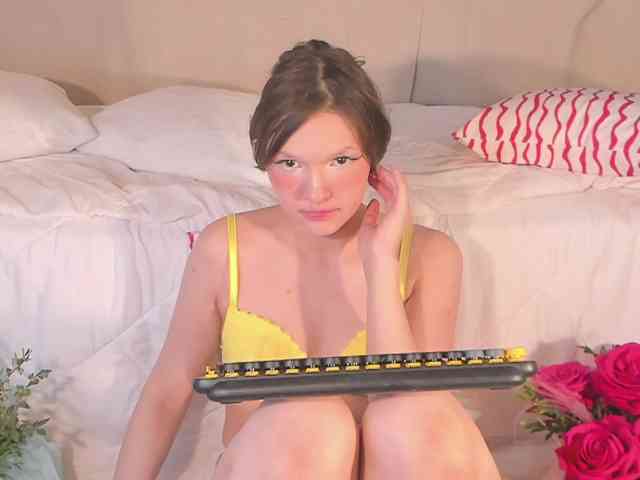 CuteLolly webcam
