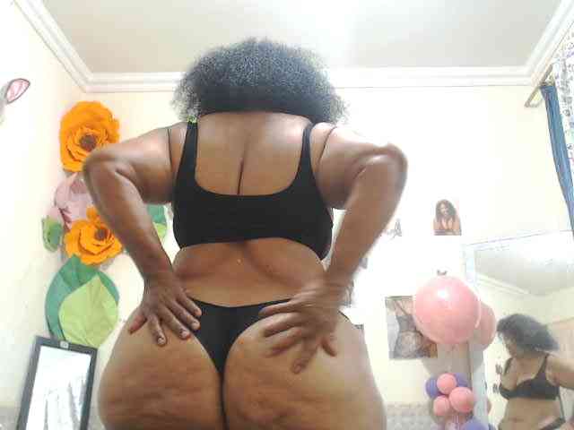 Yayishotsexyw webcam