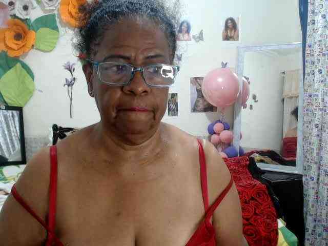 Yayishotsexyw webcam