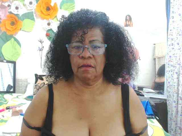 Yayishotsexyw webcam