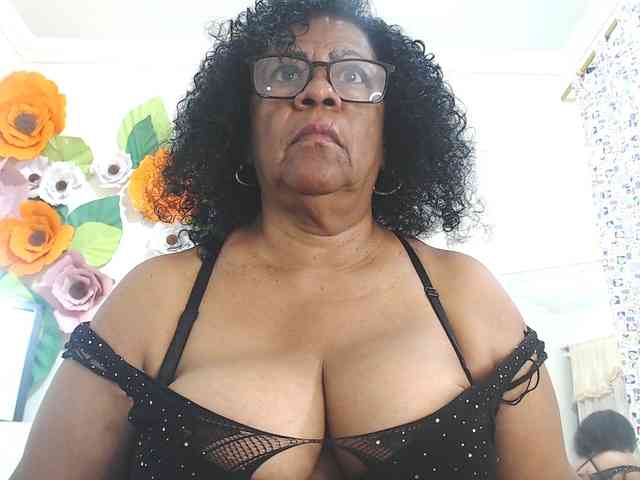 Yayishotsexyw webcam