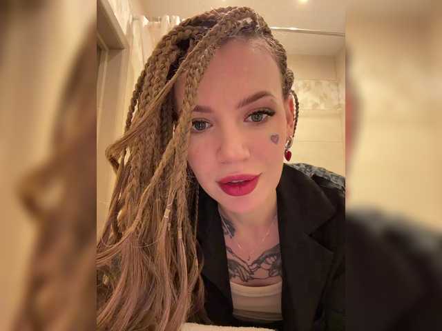 realalicebim's BongaCams show and profile