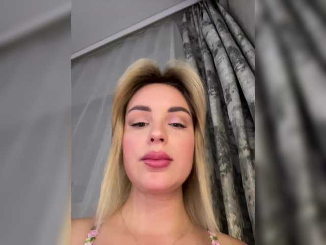 Mila-m's BongaCams show and profile