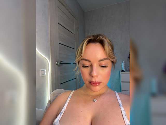 Mila-m's BongaCams show and profile