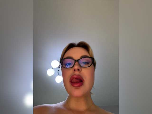 Mila-m's BongaCams show and profile