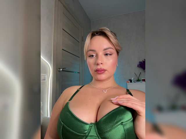 Mila-m's BongaCams show and profile