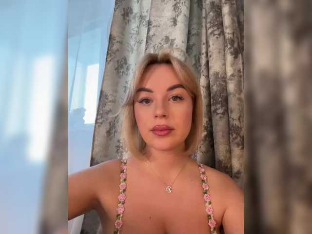 Mila-m's BongaCams show and profile