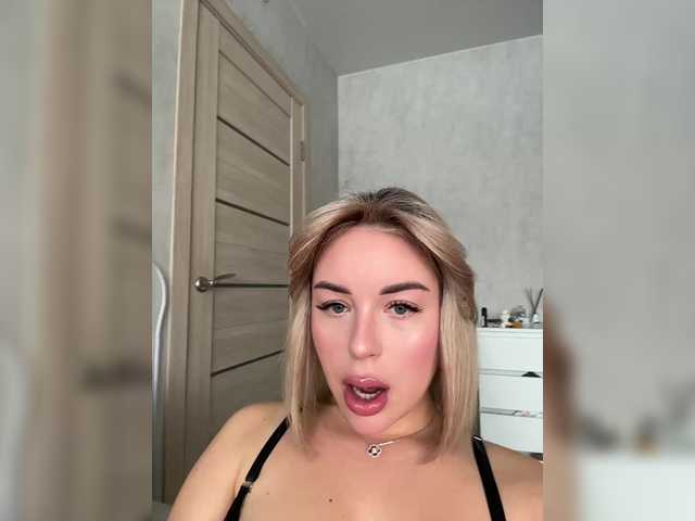 Mila-m's BongaCams show and profile