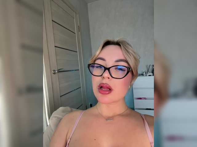 Mila-m's BongaCams show and profile