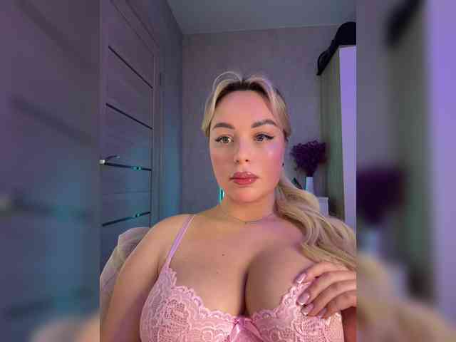Mila-m Live Webcam on BongaCams
