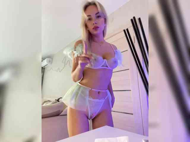 chat room nude Mila-m