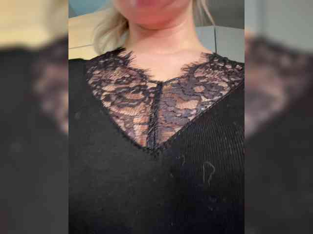 Mila-m Live Webcam on BongaCams