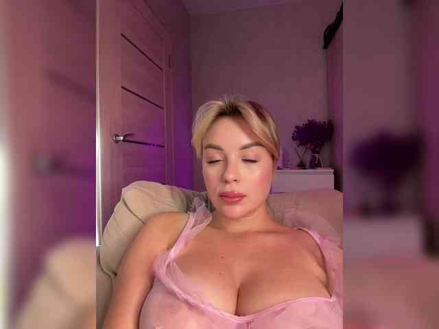 Mila-m Live Webcam on BongaCams