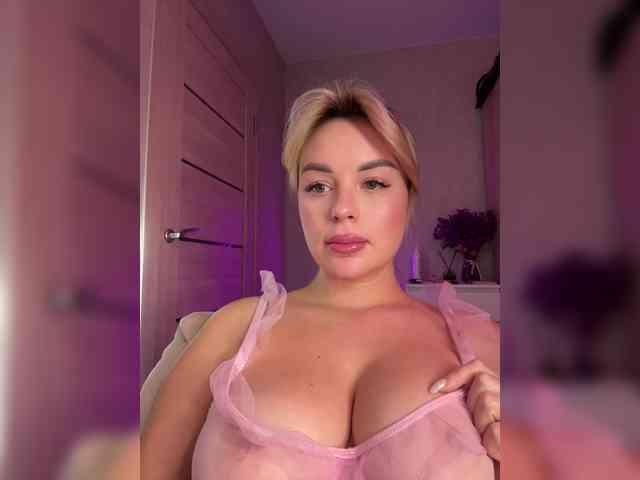 Mila-m Live Webcam on BongaCams