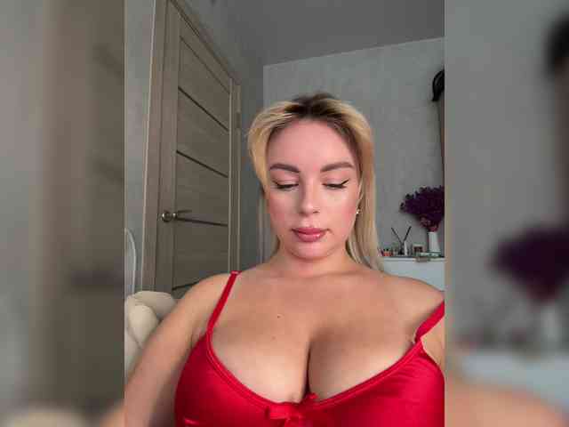 Mila-m Live Webcam on BongaCams