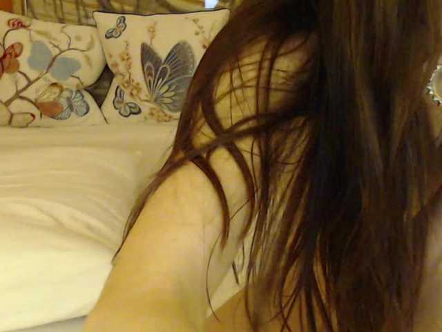 Lora8888's BongaCams show and profile