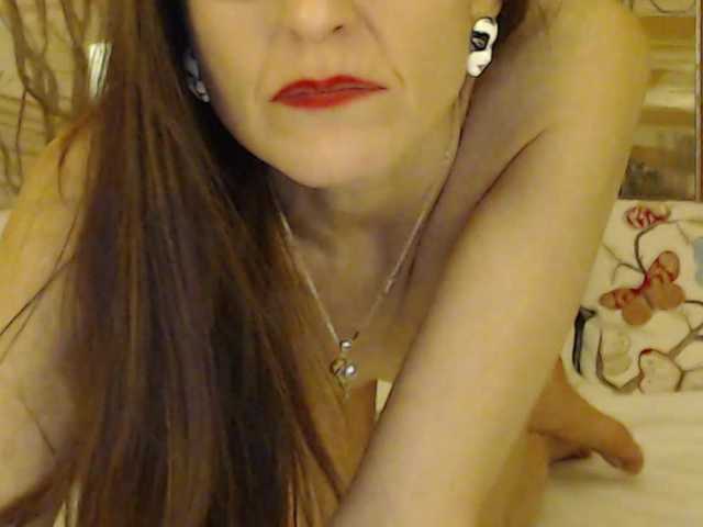 Lora8888's BongaCams show and profile