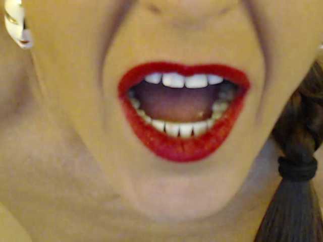 Lora8888's BongaCams show and profile