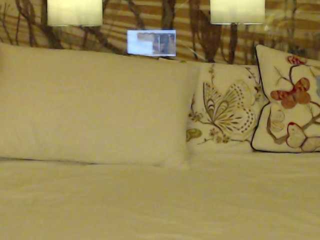 Lora8888's BongaCams show and profile