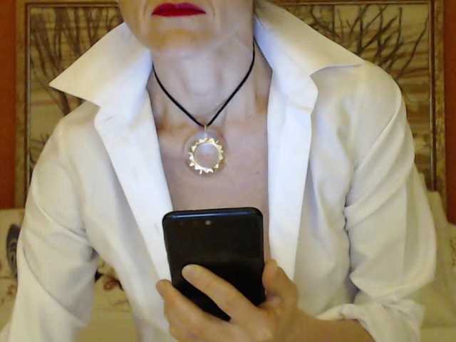 Lora8888's BongaCams show and profile