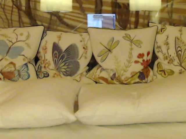 Lora8888's BongaCams show and profile