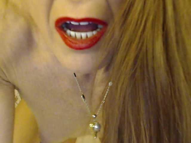 Lora8888's BongaCams show and profile