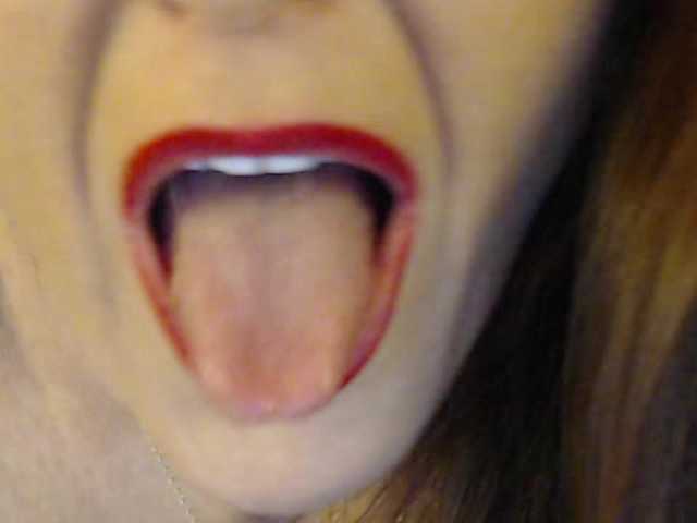 Lora8888's BongaCams show and profile