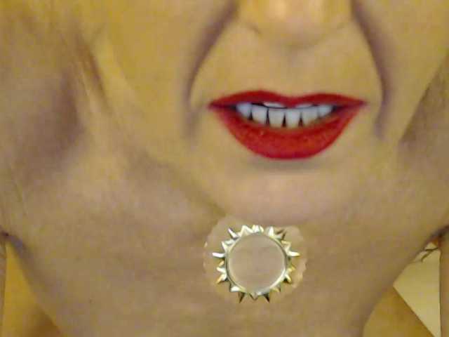 Lora8888's BongaCams show and profile