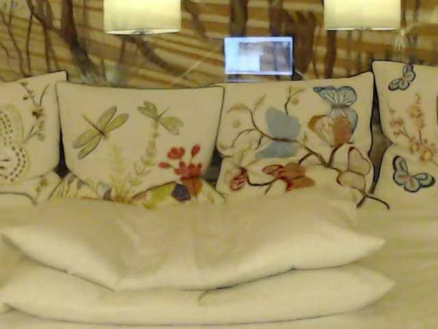 Lora8888's BongaCams show and profile