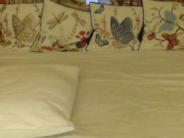 Lora8888's BongaCams show and profile