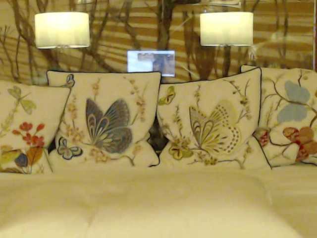 Lora8888's BongaCams show and profile