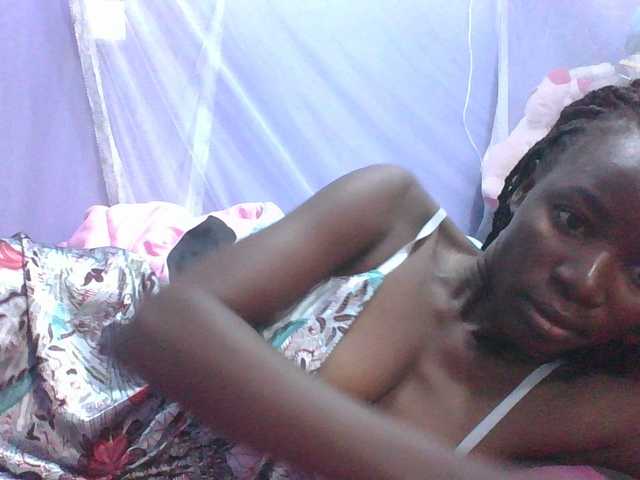 Zawadi95 webcam bongacams model stream image