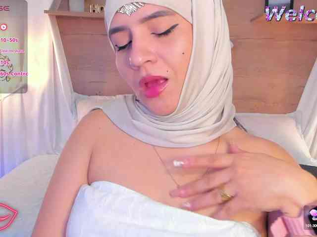meenacute Live Webcam on BongaCams