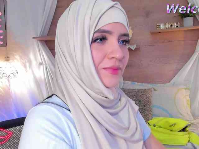 meenacute Live Webcam on BongaCams