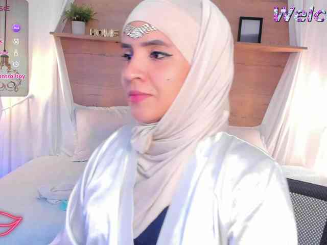 meenacute Live Webcam on BongaCams