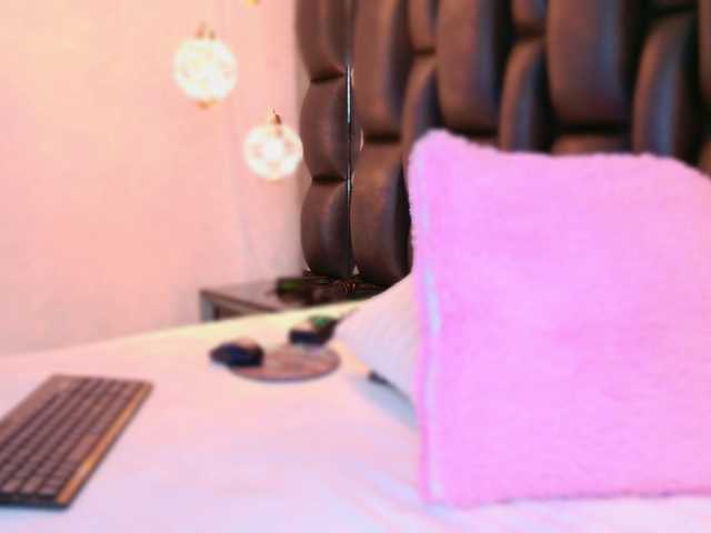  SarahGrey chat room